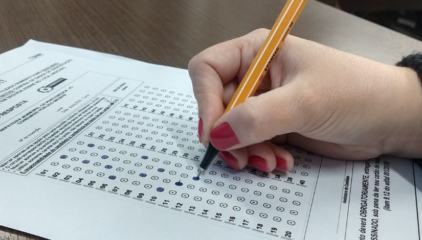 Leia mais sobre o artigo FIS abre concurso com 11 vagas; salário chega a R$ 3.869,07