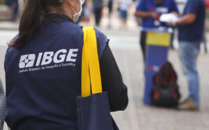 Leia mais sobre o artigo Concurso IBGE: Edital Aberto com 9.580 Vagas Temporárias e Salários de Até R$ 4.379
