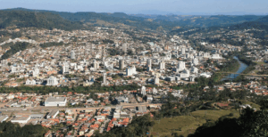 Leia mais sobre o artigo Salários de até R$ 20,4 mil: cidade com menos de 3 mil moradores lança concurso público em SC