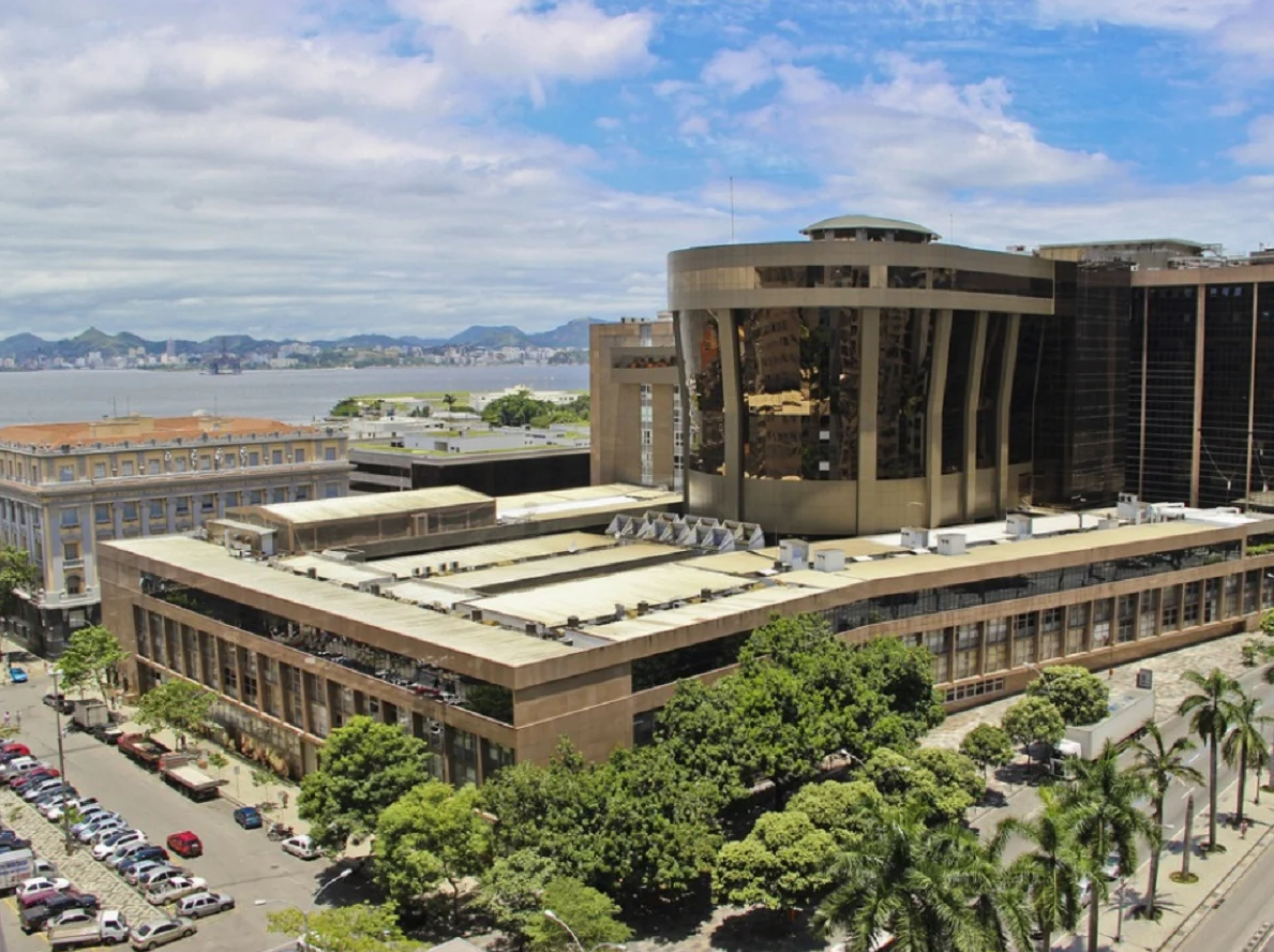 Leia mais sobre o artigo Tribunal de Justiça abre concurso de nível médio com salário de R$ 10 mil e mais R$ 7 mil em benefícios