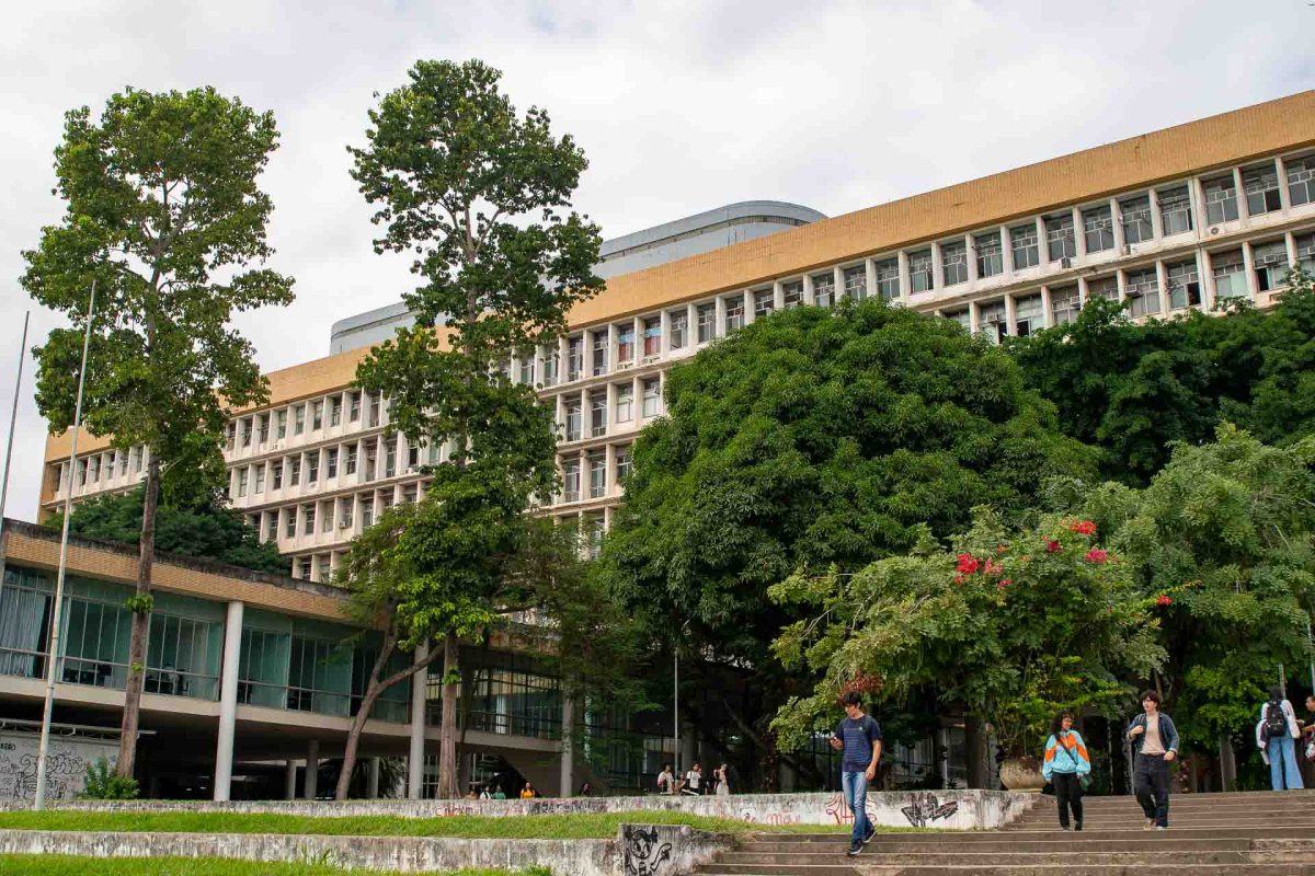 Leia mais sobre o artigo Concurso UFRJ tem banca contratada e novo edital iminente